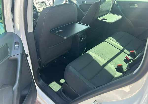 Volkswagen Tiguan cena 38800 przebieg: 223000, rok produkcji 2011 z Brzozów małe 562
